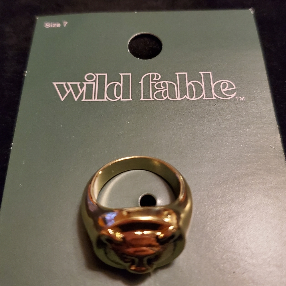 Casted Metal Antique Tiger Signet Ring - Picture 3 of 3